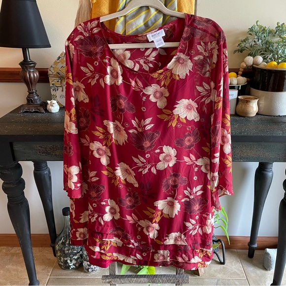 Avenue Studio Tops - Avenue Studio floral top with matching cami